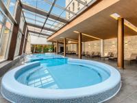 Wellness-Becken im 5* Anna Grand Hotel Balatonfured